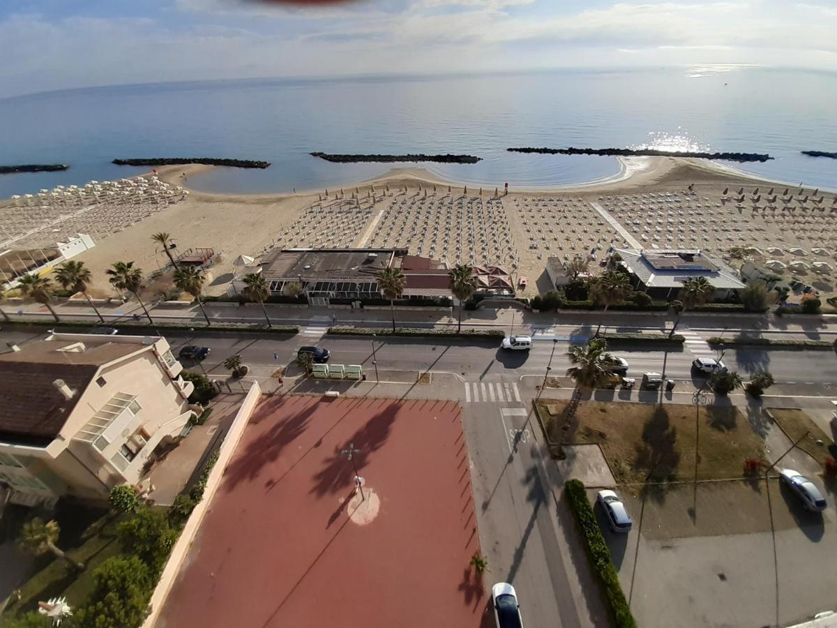 La Terrazza Sul Mare Apartment มอนเตซิลวาโน ภายนอก รูปภาพ
