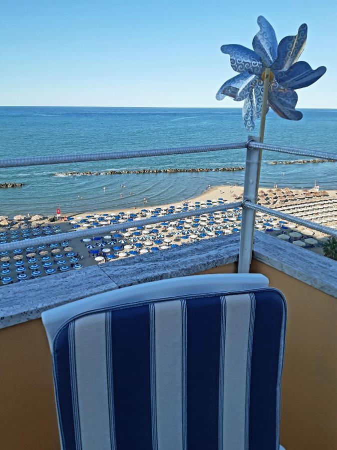 La Terrazza Sul Mare Apartment มอนเตซิลวาโน ภายนอก รูปภาพ