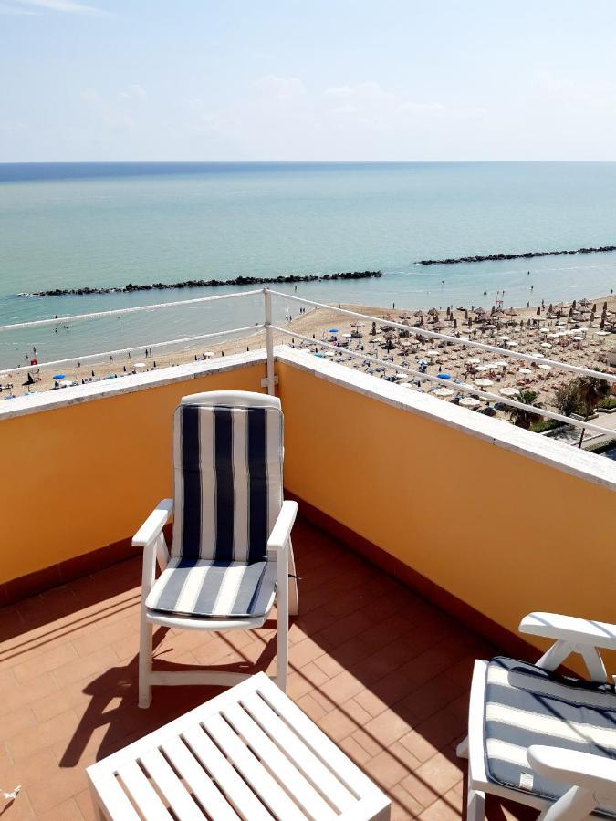 La Terrazza Sul Mare Apartment มอนเตซิลวาโน ภายนอก รูปภาพ