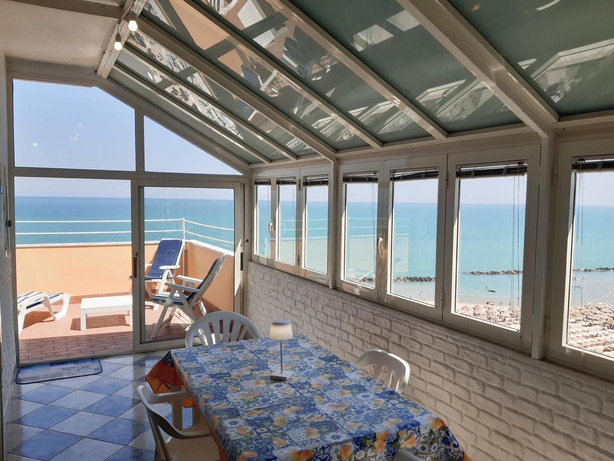 La Terrazza Sul Mare Apartment มอนเตซิลวาโน ภายนอก รูปภาพ