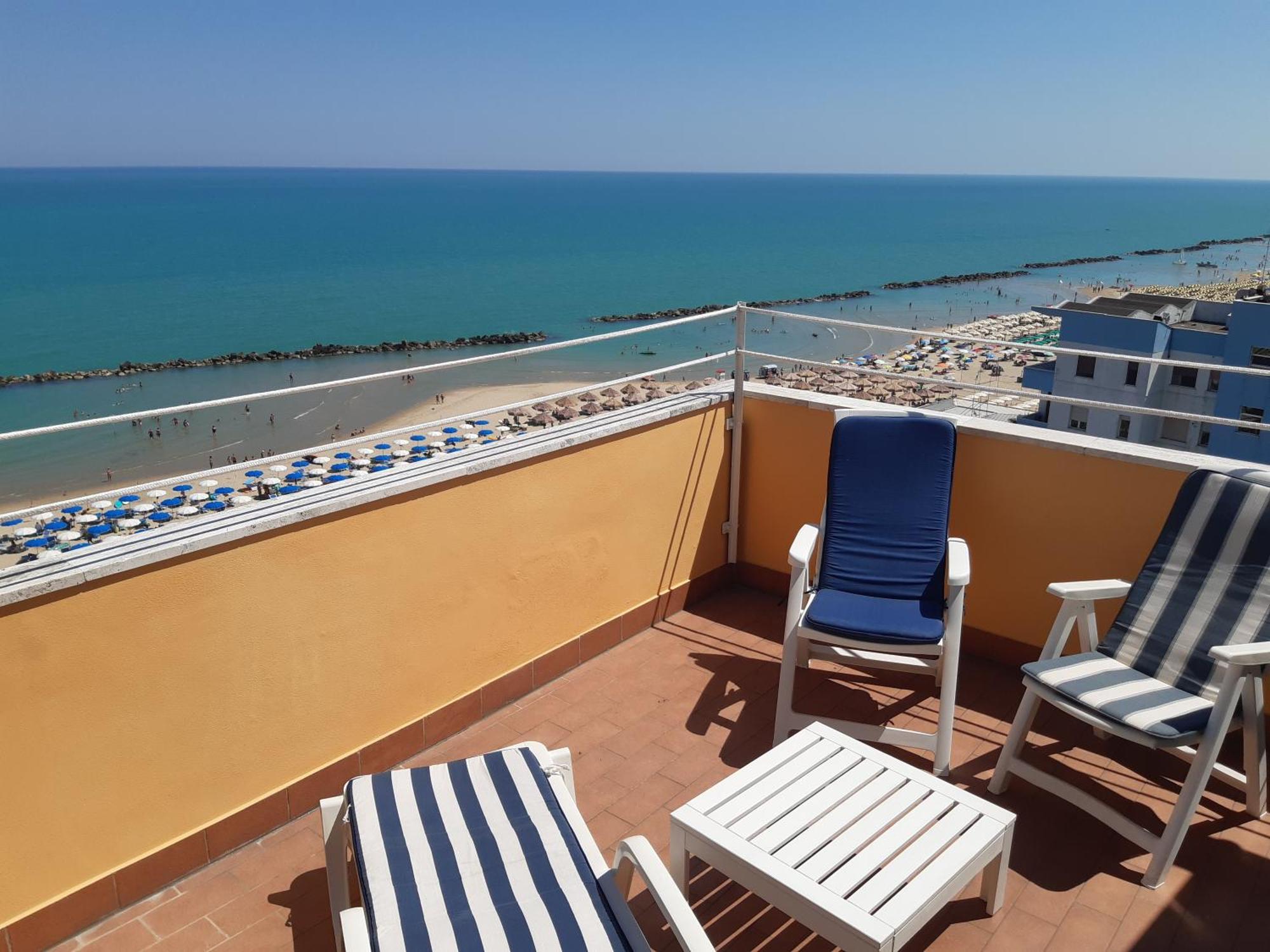 La Terrazza Sul Mare Apartment มอนเตซิลวาโน ภายนอก รูปภาพ